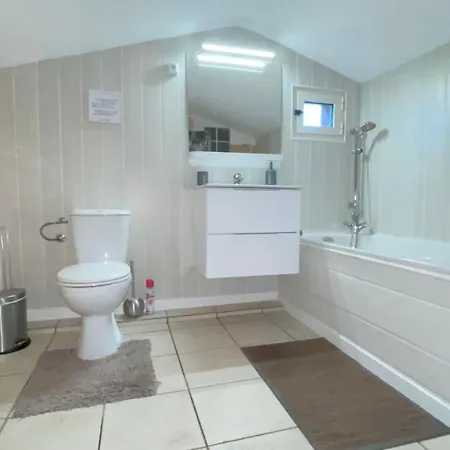 Chez Chris Mare & Macchia Rum i privatbostad