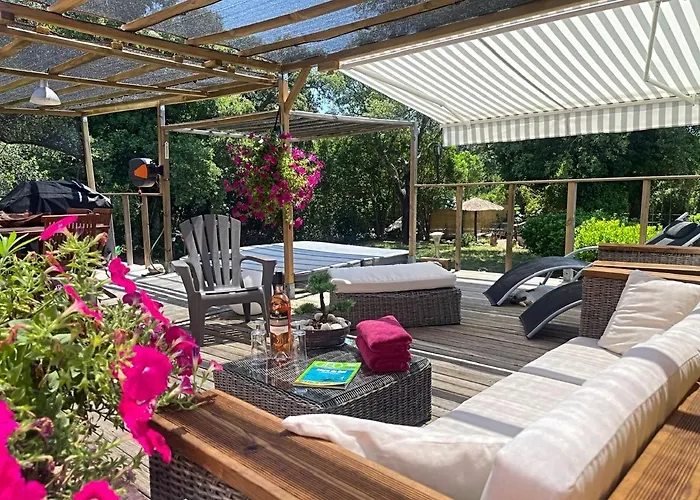 Chez Chris Mare & Macchia Homestay *